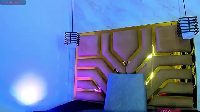 Luciifeer  online show from October 2025 06:53:01 PM