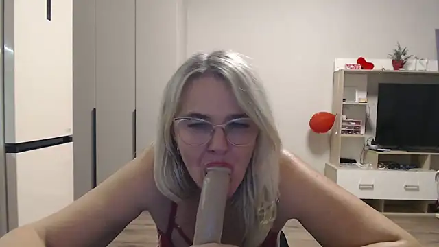 EleanoraDream online show from March 2026 06:18:02 PM