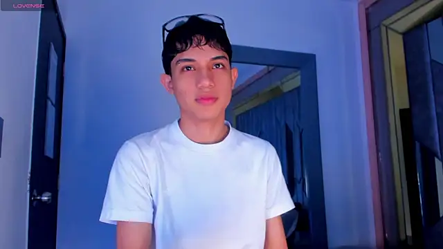 Snapshot of Sebax_Young chatting on May 2026 08:36:02 PM Sebax Young online show from May 2026 08:36:02 PM