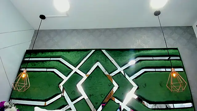 Snapshot of ThaliaCross chatting on September 2025 08:09:02 PM ThaliaCross online show from September 2025 08:09:02 PM