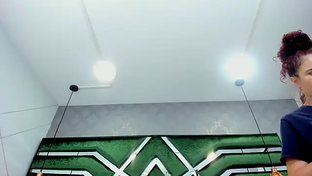 Snapshot of ThaliaCross chatting on October 2025 12:04:01 PM ThaliaCross online show from October 2025 12:04:01 PM