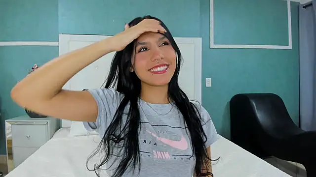 ania gomez online show from November 2025 03:16:02 PM