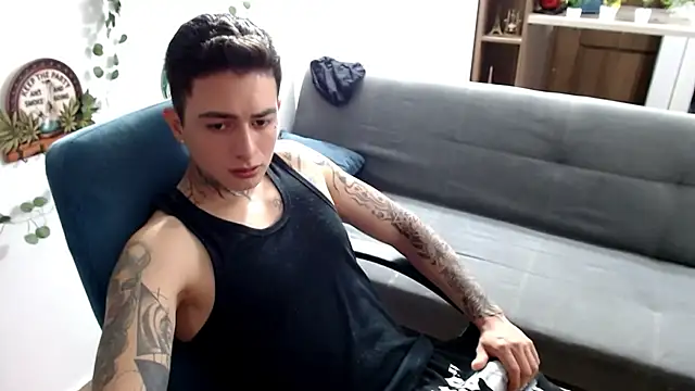 Snapshot of santii_ss chatting on April 2026 02:42:01 AM santii ss online show from April 2026 02:42:01 AM