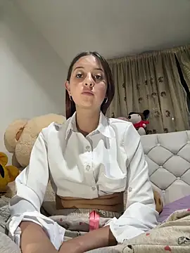 Snapshot of esmeralda_diamond69 chatting on February 2026 05:13:02 AM esmeralda diamond69 online show from February 2026 05:13:02 AM