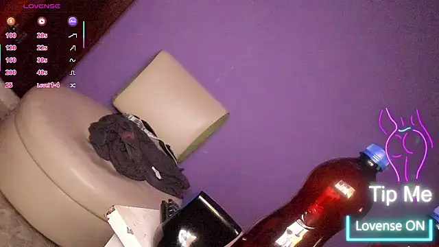 Snapshot of Valentina_Horny777 chatting on November 2025 02:53:02 AM Valentina Horny777 online show from November 2025 02:53:02 AM