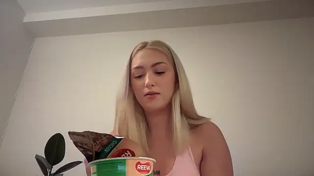 Kitty Swetty online show from December 2025 10:58:01 PM