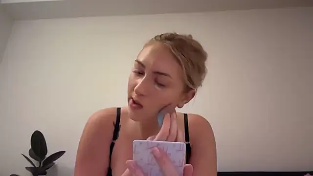 Kitty Swetty online show from February 2026 06:48:01 PM