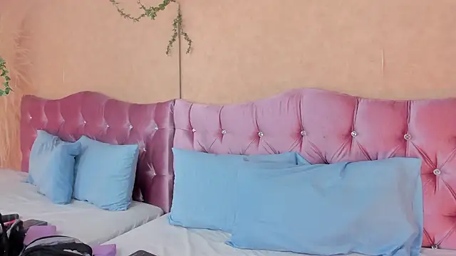 KARINAJTORRES online show from February 2026 10:02:01 PM