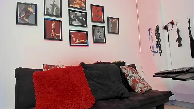 MistressNyx cg online show from November 2025 02:43:02 PM