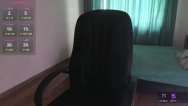 Snapshot of Laura_Gol chatting on November 2025 06:25:02 AM Laura Gol online show from November 2025 06:25:02 AM