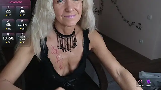 Snapshot of Laura_Gol chatting on November 2025 08:57:01 PM Laura Gol online show from November 2025 08:57:01 PM