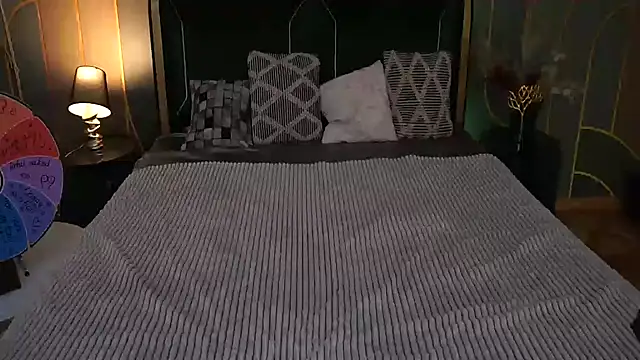 IvyLaurent online show from November 2025 08:34:02 AM