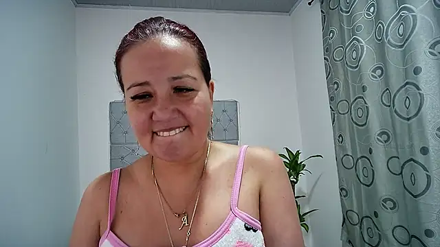 Snapshot of Gabrielajewel_ chatting on September 2025 01:32:01 PM Gabrielajewel online show from September 2025 01:32:01 PM