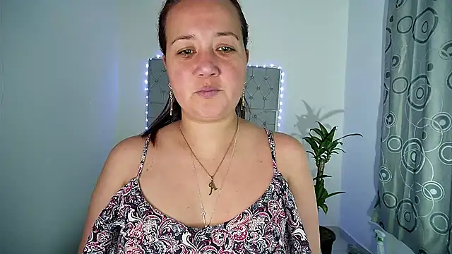 Snapshot of Gabrielajewel_ chatting on September 2025 09:06:02 PM Gabrielajewel online show from September 2025 09:06:02 PM
