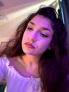 ScarletBloom  online show from October 2025 11:55:01 AM