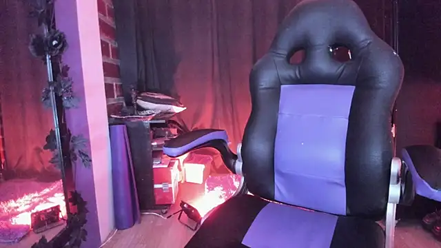 Snapshot of Katyuska_Sg1 chatting on December 2025 08:35:01 PM Katyuska Sg1 online show from December 2025 08:35:01 PM