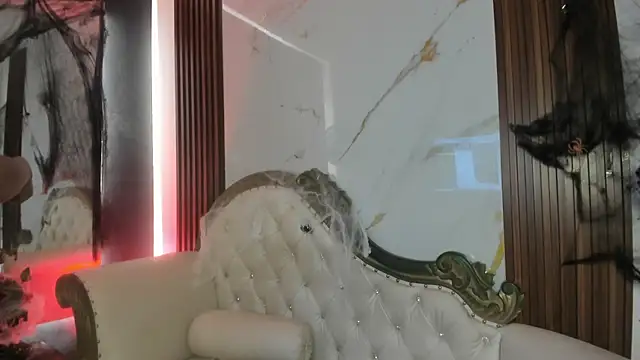 CoralieBronson online show from October 2025 04:20:01 AM