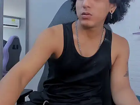 Xfire boy69 online show from September 2025 09:05:01 PM