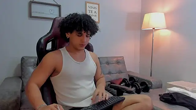 Xfire boy69 online show from September 2025 02:33:02 PM