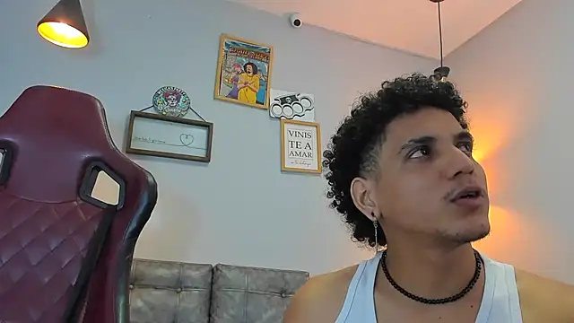 Xfire boy69 online show from December 2025 02:01:01 PM