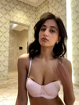 AriaXFlirt online show from November 2025 09:02:02 AM