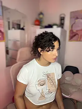 Dannaa Lovs online show from October 2025 05:24:02 PM