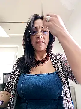 Snapshot of _Kamy_Hot chatting on December 2025 01:31:01 PM Kamy Hot online show from December 2025 01:31:01 PM