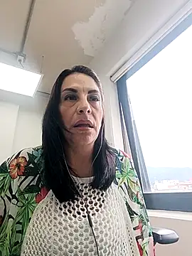  Kamy Hot online show from April 2026 07:37:01 PM