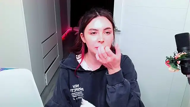 Snapshot of peachyness chatting on February 2026 07:06:02 PM peachyness online show from February 2026 07:06:02 PM