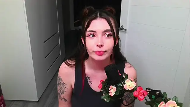 Snapshot of peachyness chatting on May 2026 07:51:02 PM peachyness online show from May 2026 07:51:02 PM
