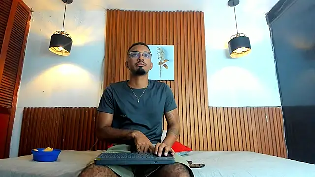 Darwin mayo online show from December 2025 11:28:02 AM