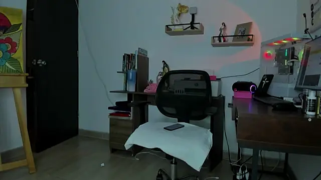 Snapshot of lady_sophie chatting on October 2025 04:08:01 PM lady sophie online show from October 2025 04:08:01 PM