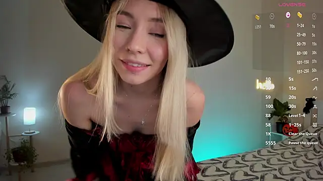 DanaCandy online show from October 2025 08:32:01 PM