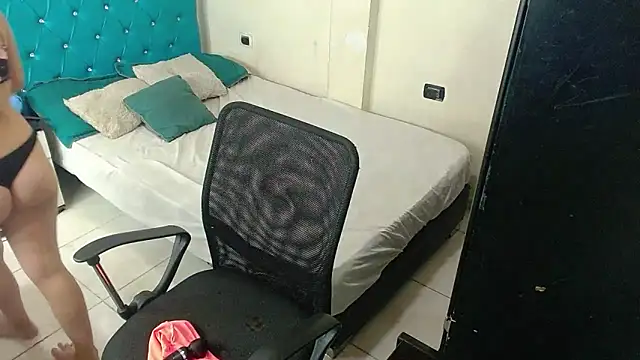 unusualsuccubus0 online show from September 2025 03:06:01 AM