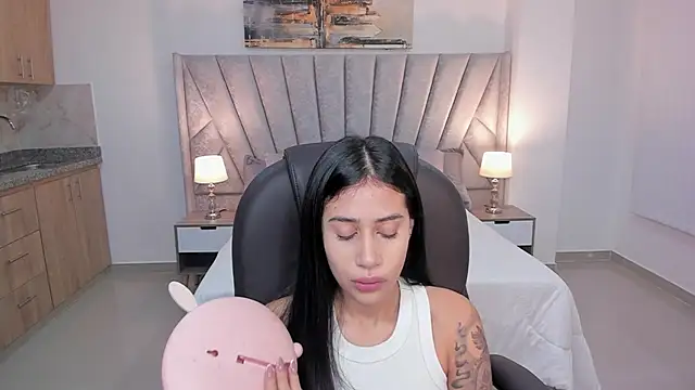 Snapshot of miranda_crawfor chatting on October 2025 11:54:02 AM miranda crawfor online show from October 2025 11:54:02 AM