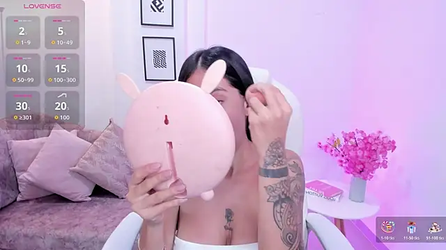 Snapshot of miranda_crawfor chatting on November 2025 12:15:01 PM miranda crawfor online show from November 2025 12:15:01 PM