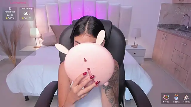 Snapshot of miranda_crawfor chatting on November 2025 12:17:01 PM miranda crawfor online show from November 2025 12:17:01 PM