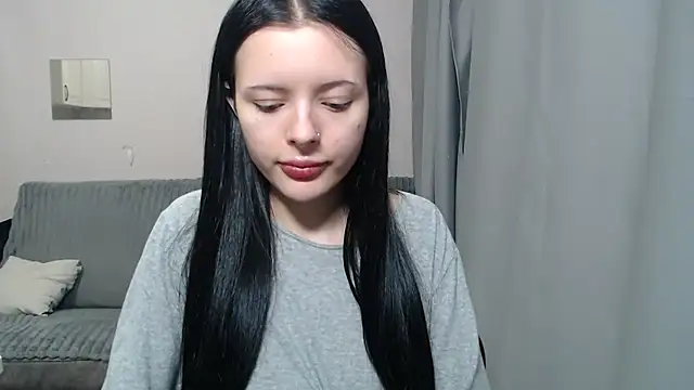 Snapshot of EvaXanny chatting on September 2025 12:43:02 PM EvaXanny online show from September 2025 12:43:02 PM