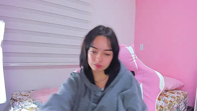 alexaa fox online show from December 2025 05:03:01 AM