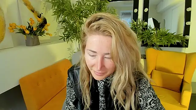 AstraMonroe online show from September 2025 05:11:02 AM