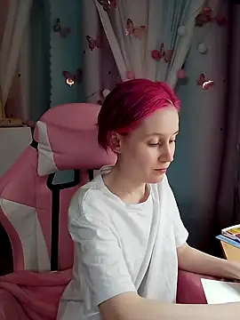 Snapshot of Fuzzy_Unicorn chatting on September 2025 07:36:02 PM Fuzzy Unicorn online show from September 2025 07:36:02 PM