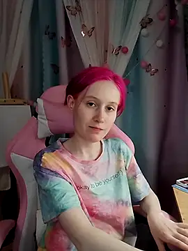 Snapshot of Fuzzy_Unicorn chatting on October 2025 06:17:02 PM Fuzzy Unicorn online show from October 2025 06:17:02 PM