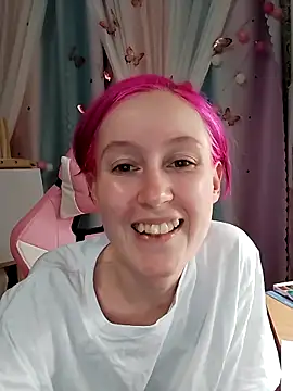 Snapshot of Fuzzy_Unicorn chatting on October 2025 07:12:02 PM Fuzzy Unicorn online show from October 2025 07:12:02 PM