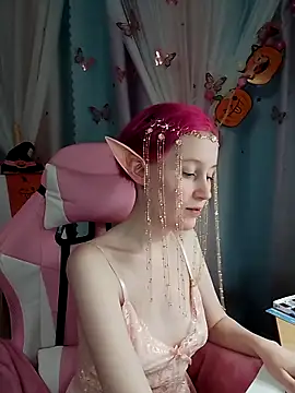 Snapshot of Fuzzy_Unicorn chatting on October 2025 07:18:01 PM Fuzzy Unicorn online show from October 2025 07:18:01 PM