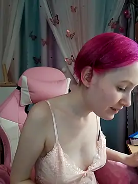 Snapshot of Fuzzy_Unicorn chatting on November 2025 07:36:02 PM Fuzzy Unicorn online show from November 2025 07:36:02 PM