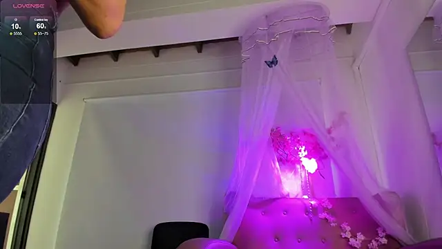 klariz09 online show from February 2026 01:47:01 PM