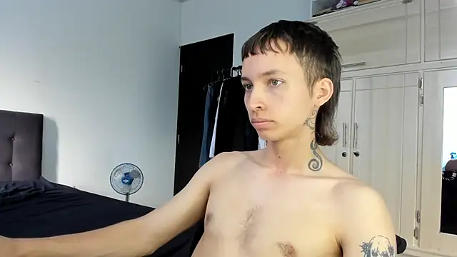 Snapshot of spacehumanz chatting on January 2026 02:01:02 PM spacehumanz online show from January 2026 02:01:02 PM