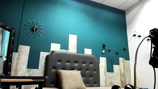 Ian1  online show from November 2025 12:16:02 PM