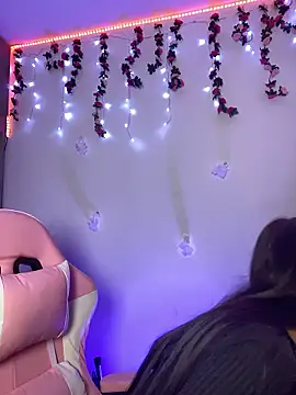 Lia  1 online show from January 2026 10:57:02 PM