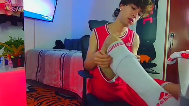 Tonerii online show from October 2025 01:25:02 AM